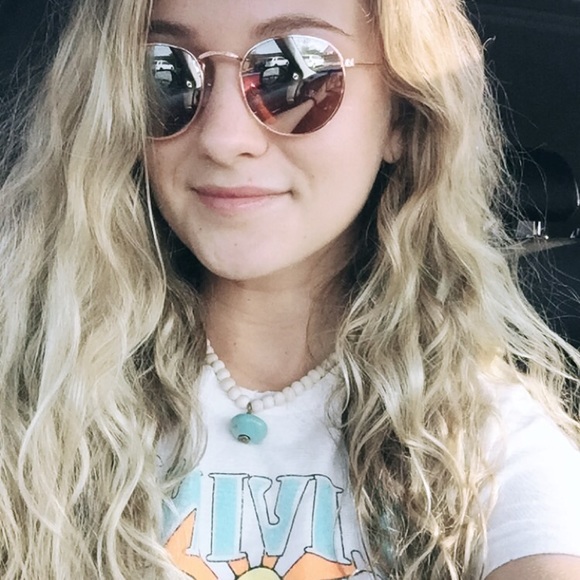 Meet your posher, Raven - Picture 6 of 7